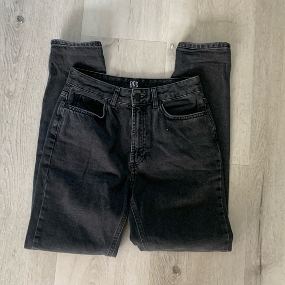 BDG Urban Outfitters Mom High-Rise 25 Black Denim Jeans - Picture 1 of 7